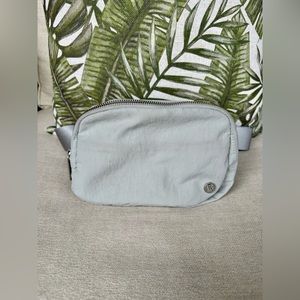 Lululemon Everywhere Belt Bag 1L
